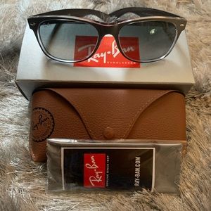 Ray-Ban RB2132 New Wayfarer sunglasses